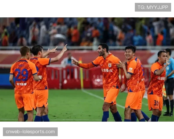 【2026年4月中超联赛区域防守与盯人混用趋势·赛前·阵容解析媒体解析山东泰山可能变阵，双后腰配置旨在加强对防线身前的区域保护